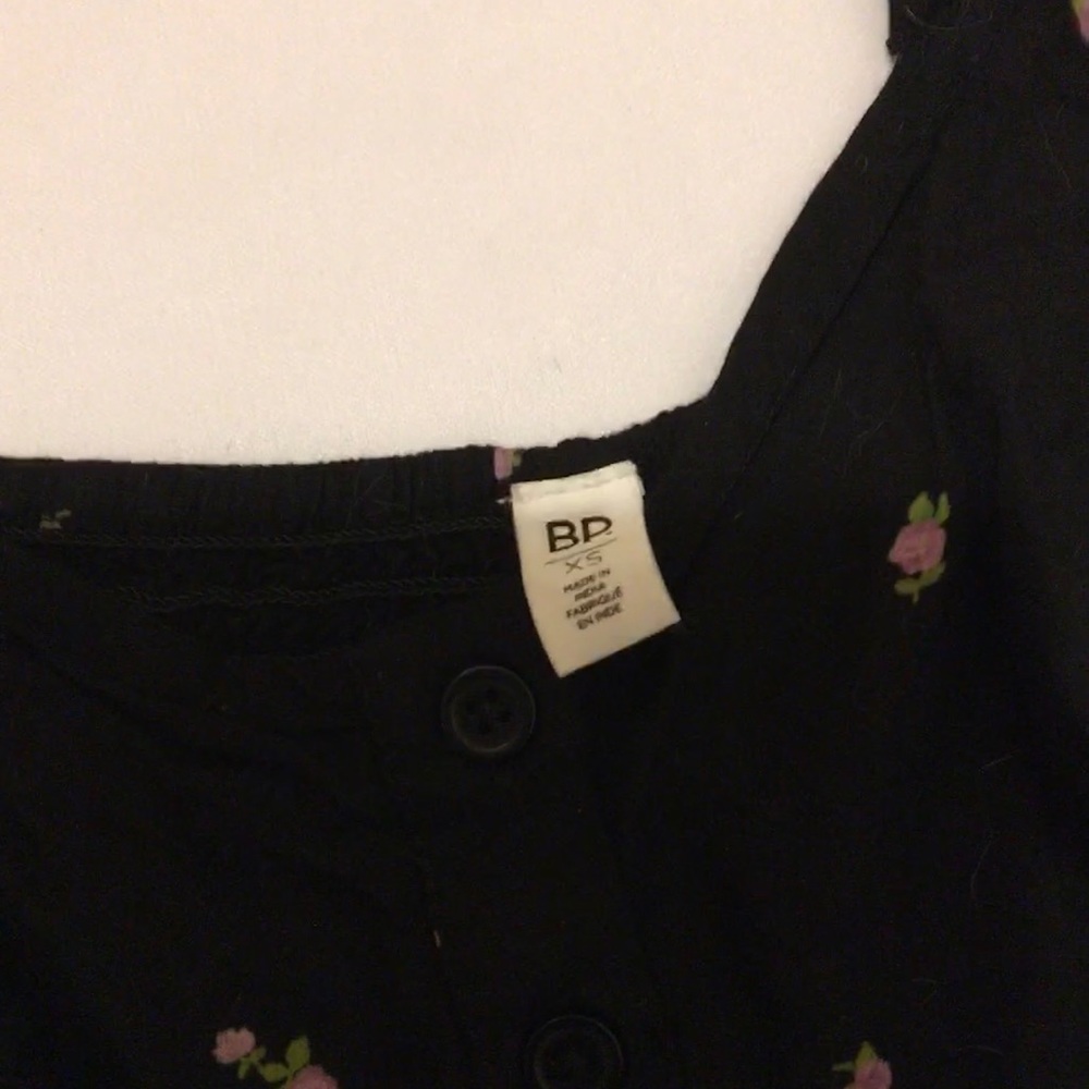 BP Black romper with purple flowers and ruffle sleeves - Picture 4 of 5